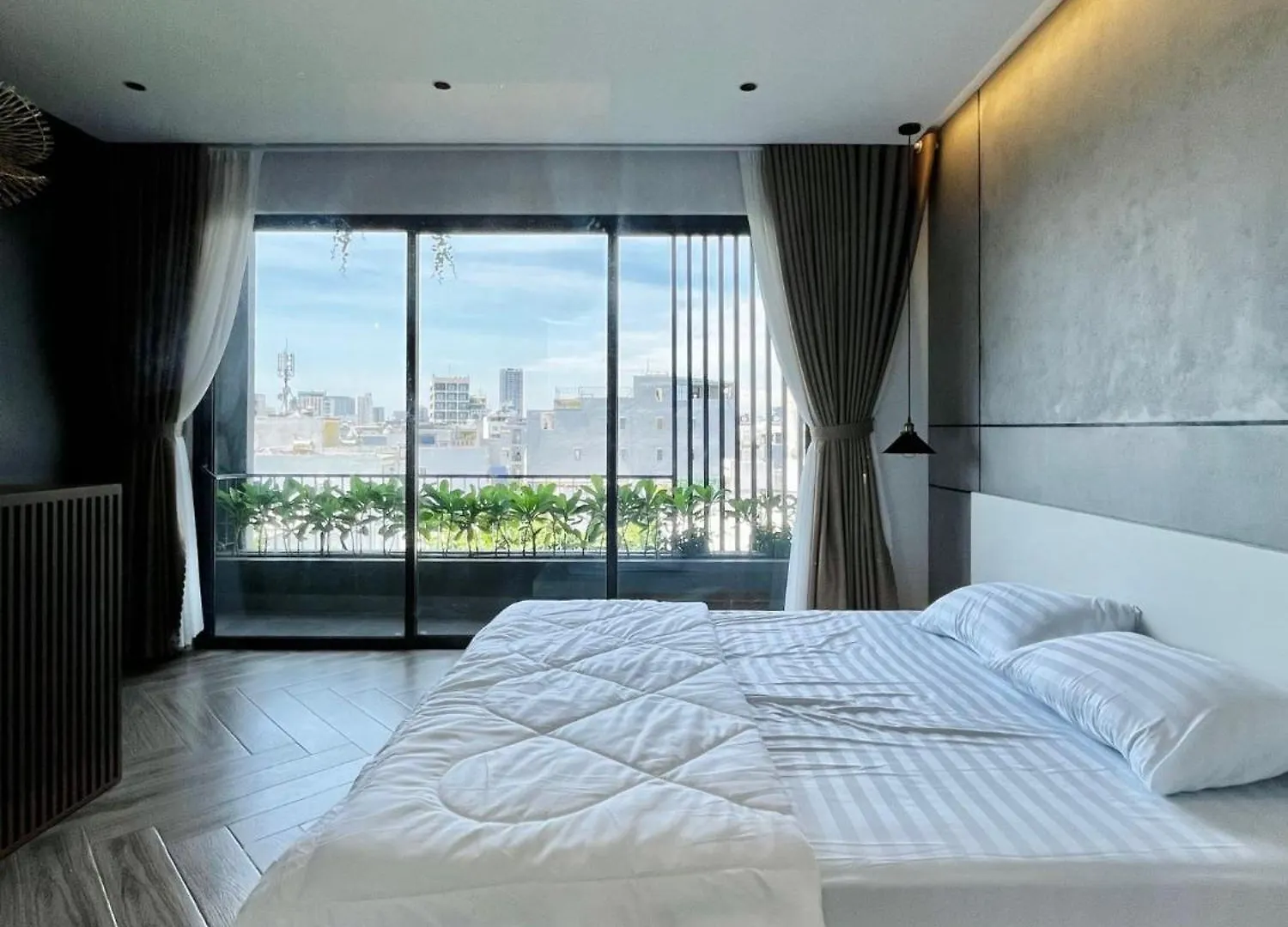 T E U Hotel & Apartment Da Nang
